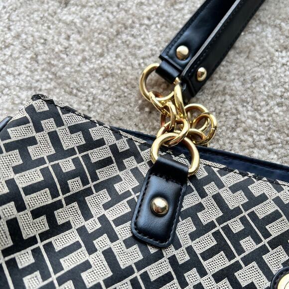 Tommy Hilfiger Signature "TH" Logo Black & Tan Large Canvas Purse 2019 - Picture 2 of 16